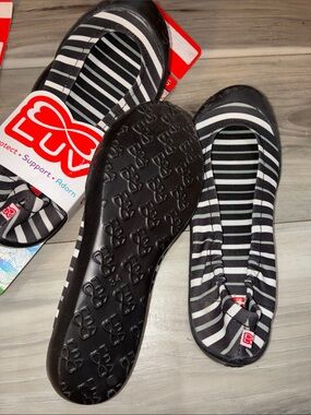 👛 Luv Flats Black & White Striped Ballet Flats